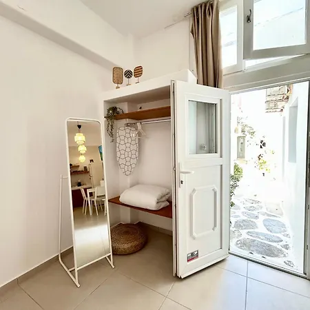 Elenitas Studio, Steps To The Windmills, Fabrika & Little Venice بيت للعطل *