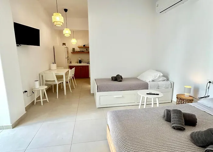 Elenitas Studio, Steps To The Windmills, Fabrika & Little Venice بيت للعطل *